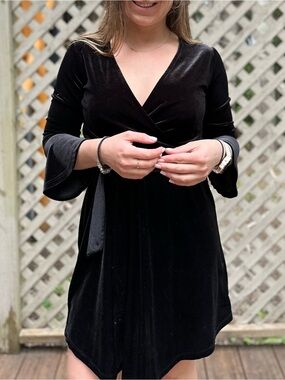 Classic Black Velvet Dress - Women's